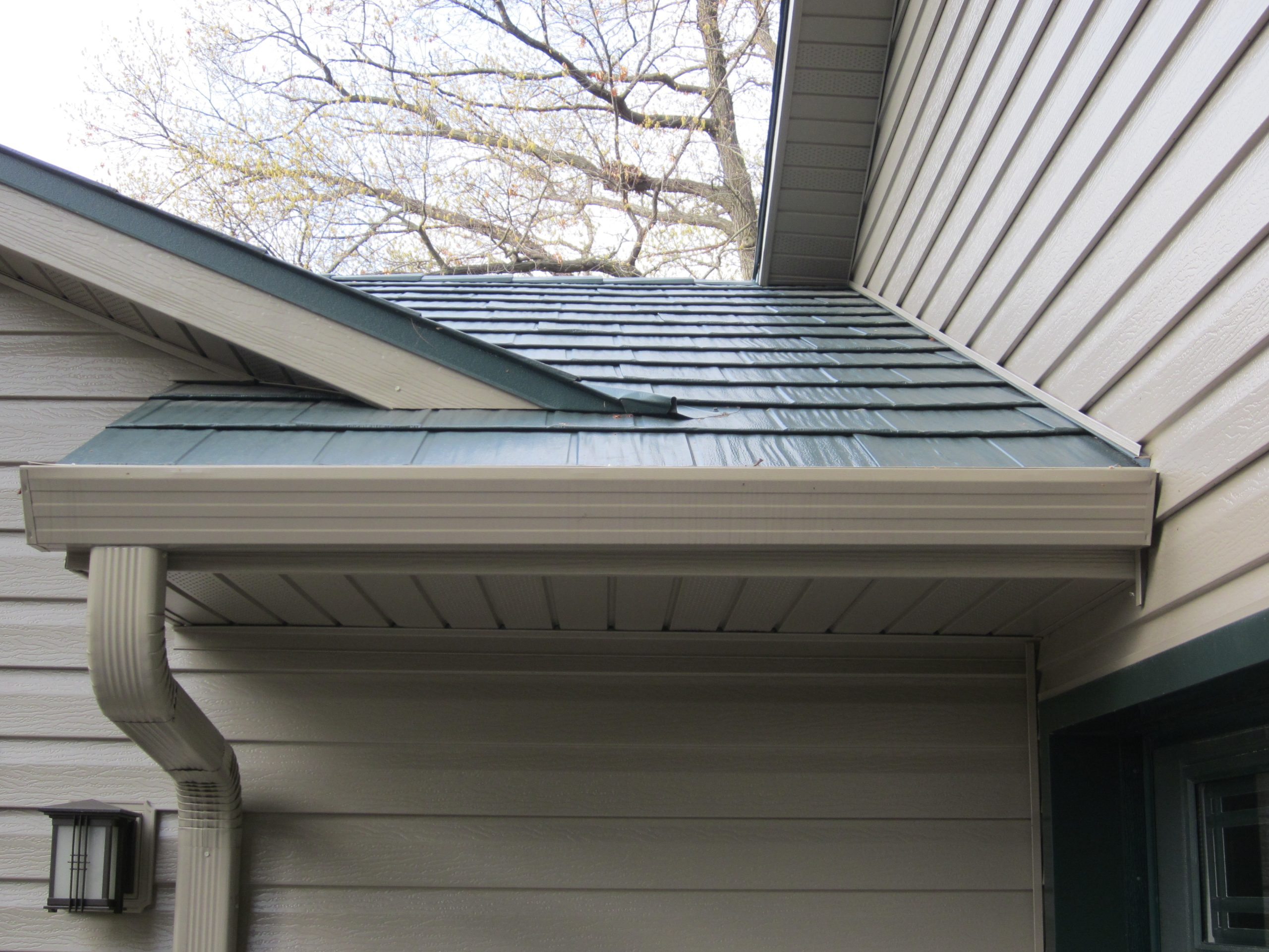 seamless-gutters-installed